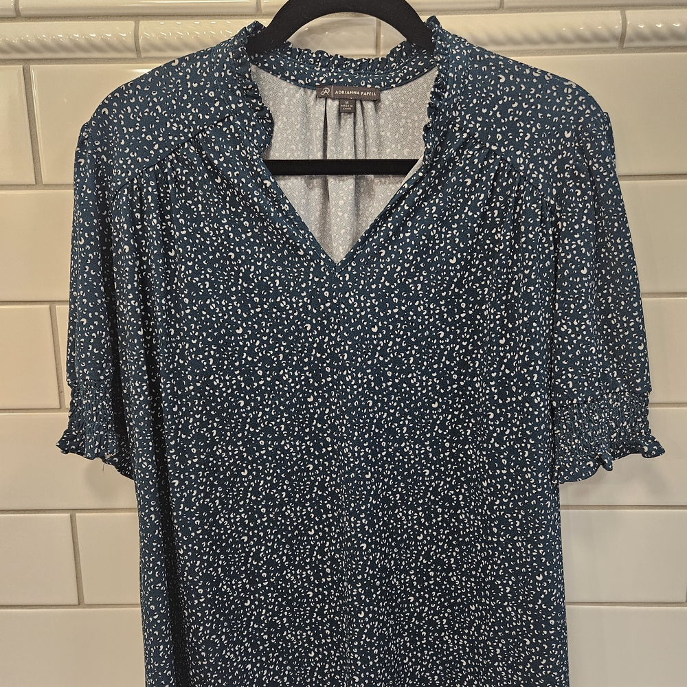 Adrianna Papell Green Printed V-Neck Blouse